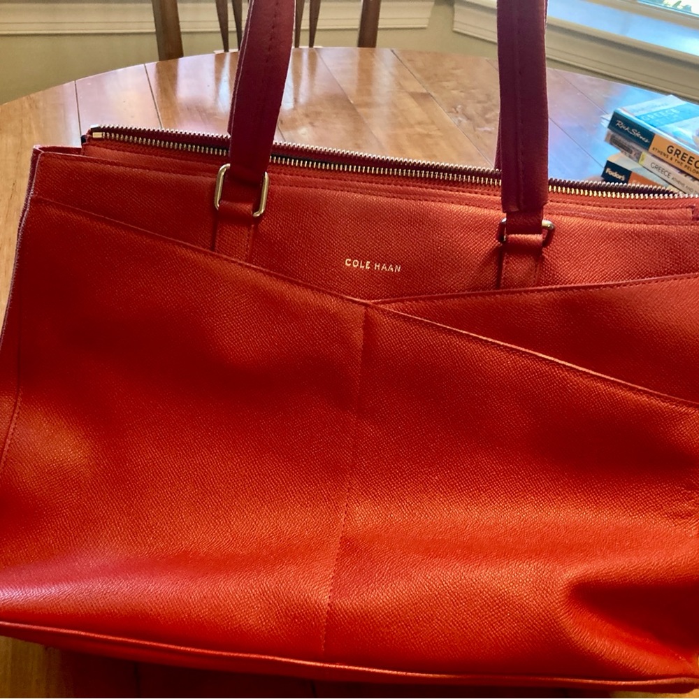 COLE HAAN AA Tote Leather Bag Excellent/new condition only used on one trip